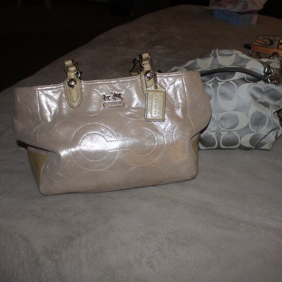 Purse Bundle ~ 23 bags and wallets ~ Coach, MK, Fossil, Marc Jacobs and more - Picture 3 of 16